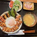 炭火やきとり 一 - ◆焼鳥丼・ごはん大盛り◆900円♪
                                