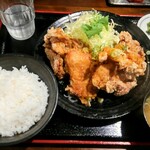 中華食堂 よしだ屋 - 油淋鶏定食 ¥780