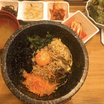 韓国料理 ホンデポチャ - 「石焼ビビンバ」ランチセット（880円）