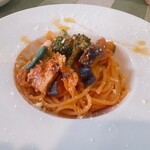 カフェとワインとイタリアン ダニエルK - 丹波鶏ももと旬野菜カチャトーラ風生パスタ