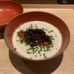 馳走2924 - 【写真③】カブのポタージュ　（フォアグラのポワレ・トリュフのソース）