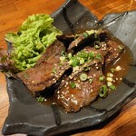 寅造 - くじらの生姜焼き750円