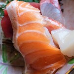 開山 - デカいサーモン刺身