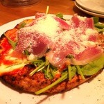 ピッツェリア・スクニッツォ・ダ・シゲオ - 「マルゲリータ 生ハム・ルッコラをのせて」Sｻｲｽﾞ 1200円