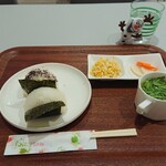 うみか - 料理写真:おにぎりセット530円（ドリンク付き）