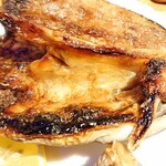 源寿司 - 兜焼き（カンパチ）