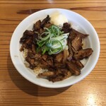 こだわり麺工房たご - チャーシュー丼
      200円 ランチ価格