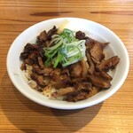 こだわり麺工房たご - チャーシュー丼
      200円 ランチ価格
      