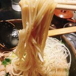 玄屋 - 酒粕拉麺の麺リフト！