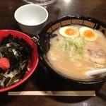 あっさり豚骨ラーメン+Ｂセット 1,040円