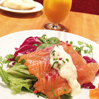 シャンパン食堂 - サーモンのマリネ　菜園仕立て