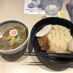 アンダーグラウンド ラーメン 頑者 - 