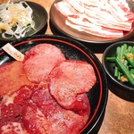 Toyama Sakaba Jounetsu Horumon - ネギ塩ダレ牛タン&生姜ネギダレ炙りカルビ