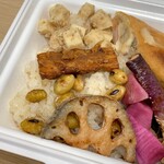 アルプスごはん - アルプスごはん弁当(¥1,300) 煎り漬け大豆、高野豆腐のえびゴマ味噌和え、焼き白石蓮根、たかきびテンペ×熟成みそ
