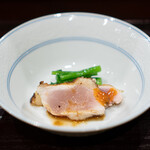 鳥田中 - 七谷赤地鶏　炙り焼き叩き