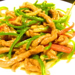 黄鶴 - ランチ小皿定食　２８００円（税込）の牛肉とピーマンのオイスター炒めのアップ【２０２１年１月】