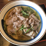 めん房 本陣 白山店 - ぜいたく肉そば