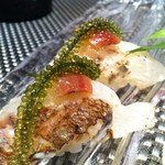 たつみ寿司 - 海ぶどうとアンチョビがのっています♪