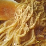 Eiriyuu - 麺に直接の胡椒、ここでもやってみます。