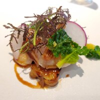 ル　ピニョン - 北海道産ホタテのマリネ、菊妹、ゴボウのキャラメリゼほか