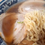 尾浦 - 自家製中太手揉み麺はツルツルもちもちでうまし♪