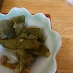 たむら - 何だっけ？サヤインゲン？基本は季節の小鉢が付くそうです。