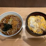 石臼挽き蕎麦とよじ - 親子丼セット600円