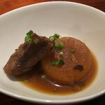 灼味噌らーめん 八堂八 - サービスで「煮物」を頂きました(*^ω^)
