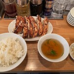Gyouza itten - 焼き餃子定食690円