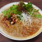 タイジンジャー - 鷄坦々麺　胡麻の香ばしさ、甘味、酸味がたまらない!!