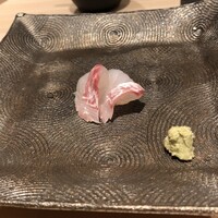 鮨 こしかわ - 真鯛を塩の岩石で食す