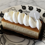 PATISSERIE ASAKO IWAYANAGI - 白カビチーズケーキ