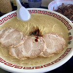 双喜紋 - ニンニク・辛味アリアリの超コッテリ仕様！
      ネギ抜きですd(^_^o)