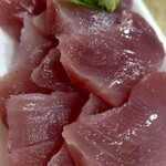 よへな鮮魚店 - ビンチョウマグロ　300円