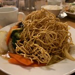 南海飯店 - かたい焼ソバの麺