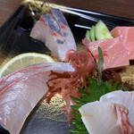 ヨークベニマル - 本鮪、しまあじ、かんぱち