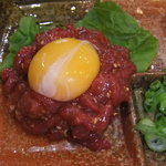 淡路黒毛和牛焼肉　三楽園 - 桜ユッケ