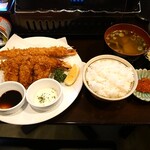 Kaisen Izakaya Hamayaki Ryouri Oogaki - 牡蠣フライ&海老フライDXセット