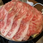 Nikunabe Shabushabu Zeronikyuubanchi - 和牛鉄板すき焼き