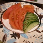 焼肉処 東風 - トマトサラダ