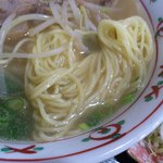 ひょうたん - 麺は中細ストレート麺