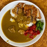 サン・カレー - ハーフ チキンカツ＋ビーフカツ