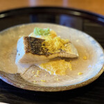 瞬 - 寒鰆(鳥取県産)、鰆の唐墨掛け 、モッツァレラチーズ(岡山県吉田牧場産)の漬け、卸し山葵載せ