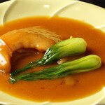 【炖煮特大鱼翅】 入口即化!上海风味白汤酱油味和麒麟特制黑松露香味2种