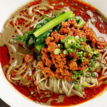 [Spicy black sesame soup dandan noodles/rice flour] Lots of reviews! Made with spicy meat miso and dark roasted black sesame seeds