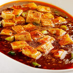[Chin mapo tofu made with island tofu directly delivered from Okinawa and flavored with special Japanese pepper] Our popular menu! The exciting spiciness will make you addictive.
