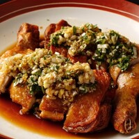 ヒナ鶏のパリパリ丸揚げ 香り甘酢かけ