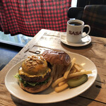 GRILL BURGER CLUB SASA - 【2月Monthly Burger】”１日限定１０食” 『レッドホットチーズBURGER￥1150』 ※平日ランチ ソフトドリンク付