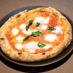 Est pizzeria e trattoria GION - マルゲリータ