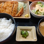 豊丸水産 - 【2021.2.1(月)】本日のワンコインランチ(トンカツ)500円